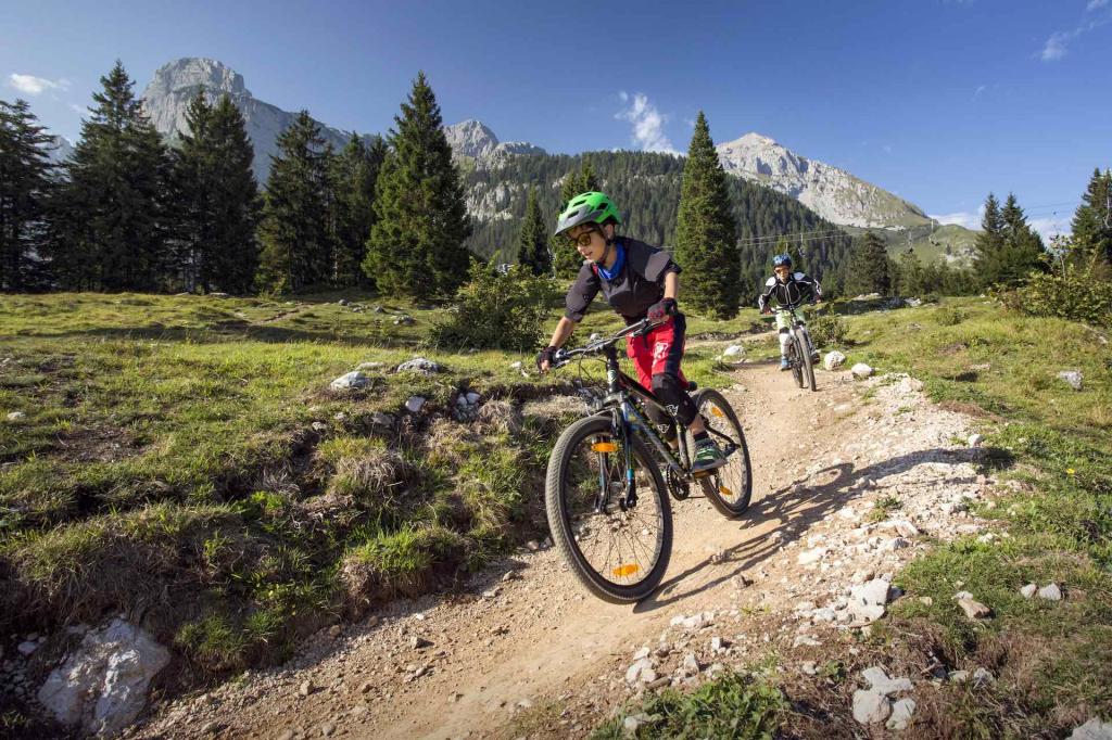 itinerari bike in Paganella per una vacanza a Andalo all\'insegna dello sport e il divertimento sulle Dolomiti di Brenta