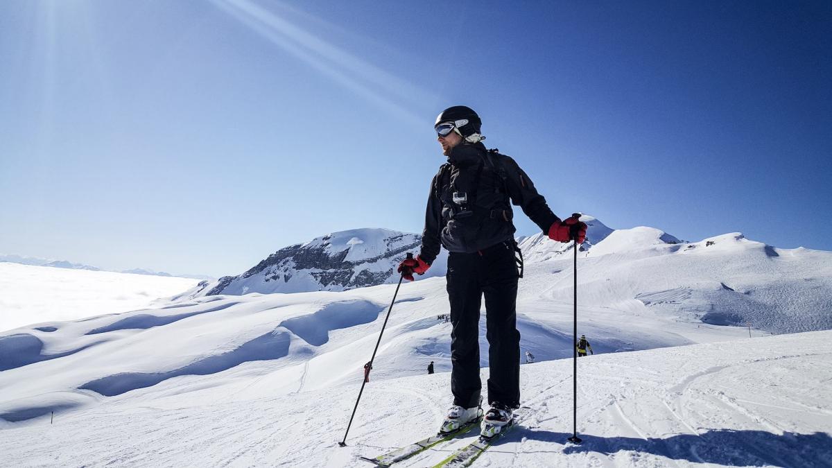 Skifahren mit Blick auf den Gardasee